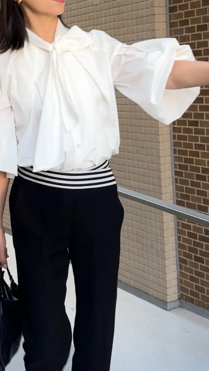 デザイン白シャツでモノトーンも軽やかに！の画像_3