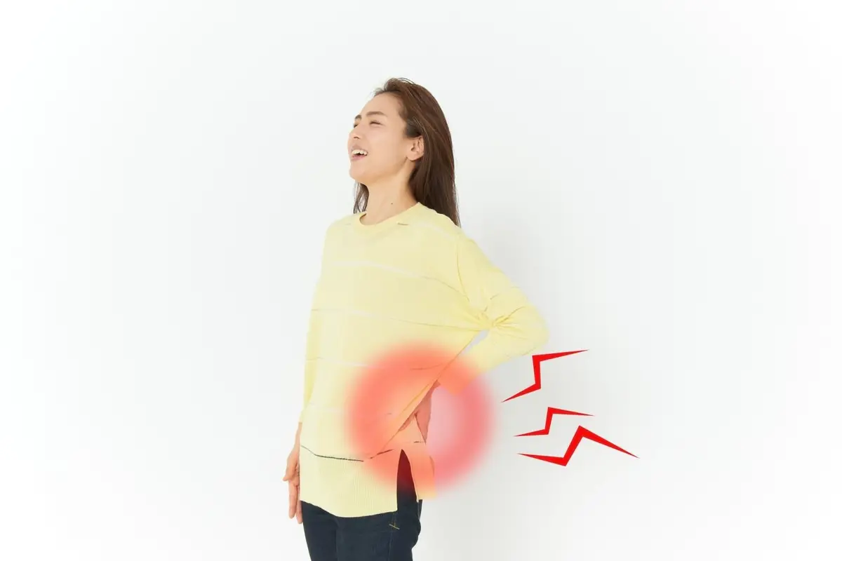 OurAge×Webエクラ　体幹力が衰えると、姿勢がくずれて腰に負担がかかり腰痛の原因に