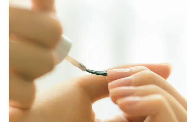 大人の素爪は “ベースコート”ありき