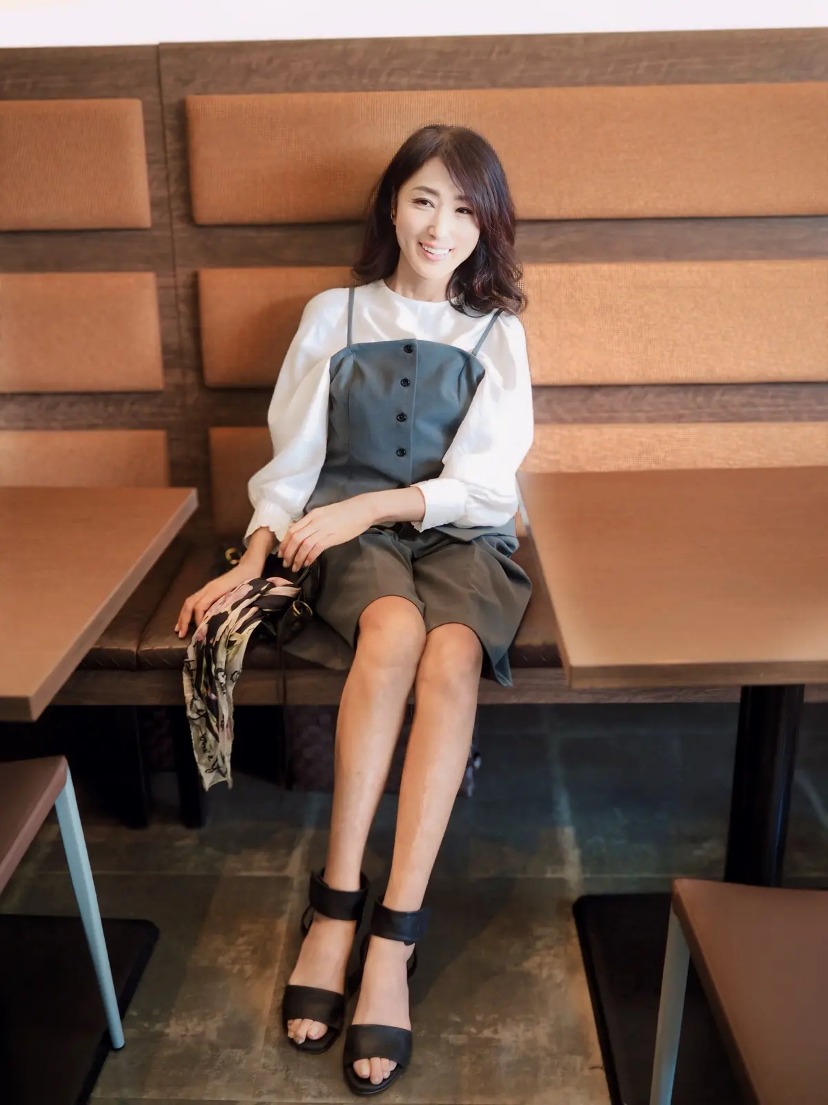 GU/フロントボタンビスチェ　商品番号：358122