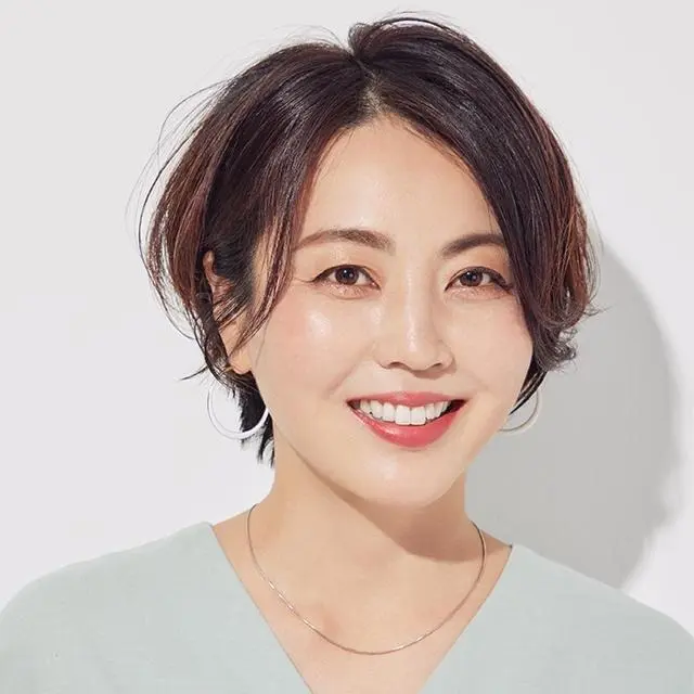 毛量多めの50代必見！膨らみすぎずふんわり見せる「ショートヘア」4選