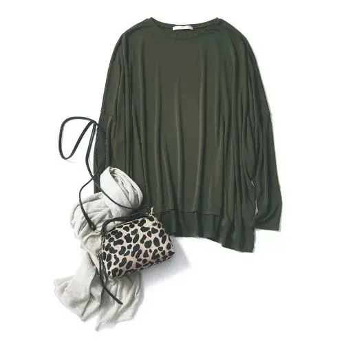 E by eclat　あったかワイドカットソー　￥9,000+税