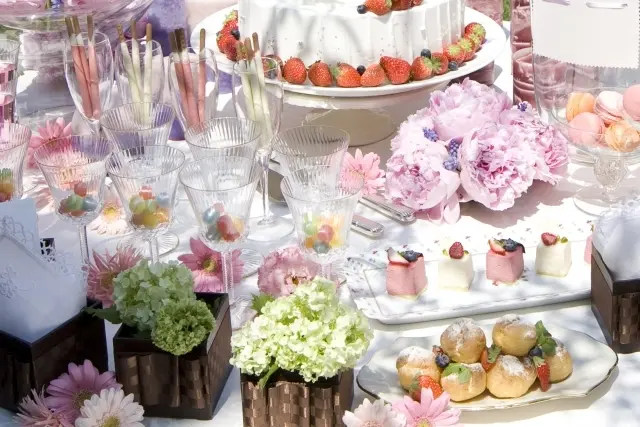 ホームパーティに集うのは10人。リビングの画像_1