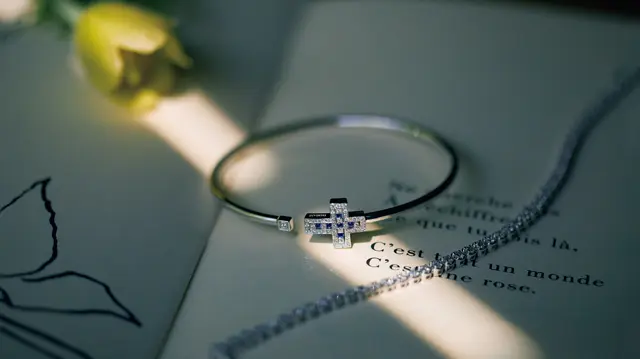 ダミアーニのバングルとブレスレット