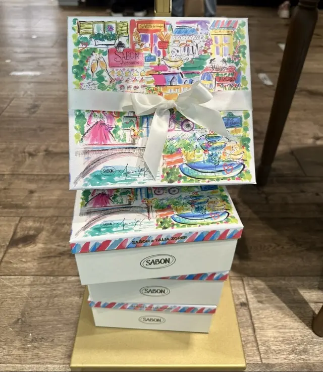 夏のパリをイメージしたおしゃれなギフトボの画像_1