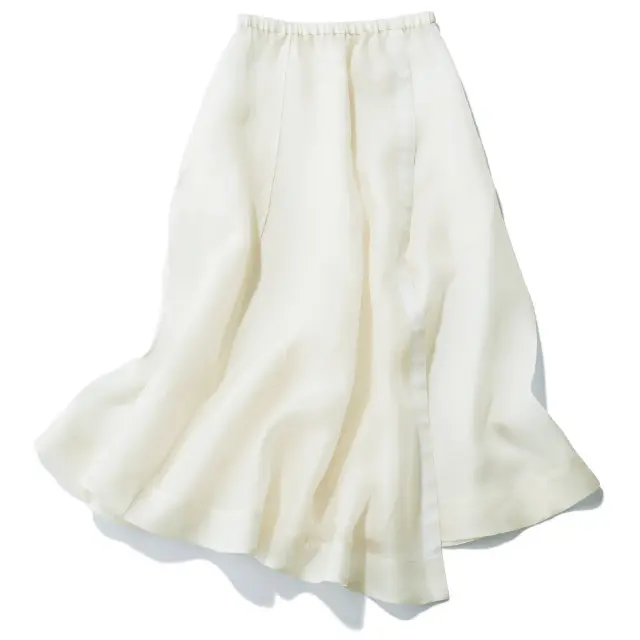 ロング丈のラップスカート