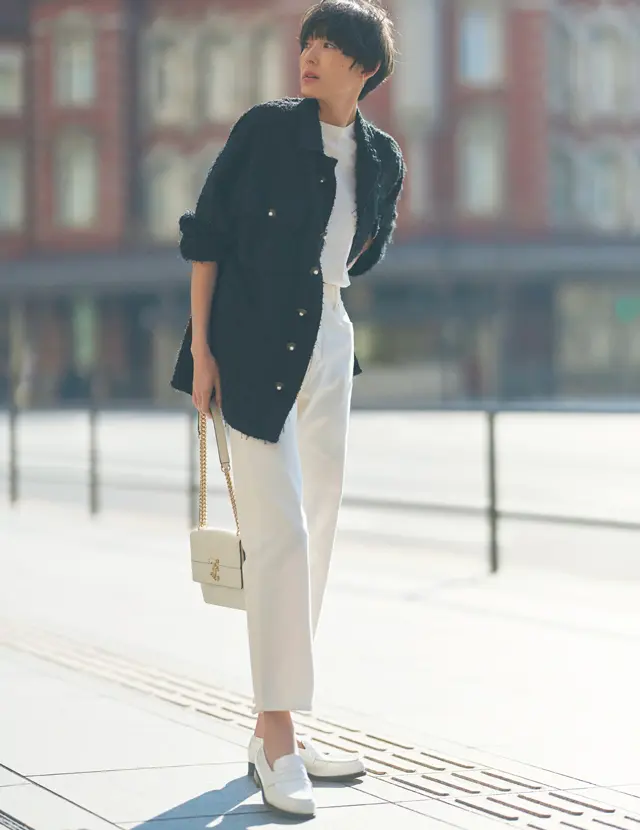 【即戦力になる白デニムコーデ6選】オフホワイトやアイボリーのまろやかカラーで清潔感を