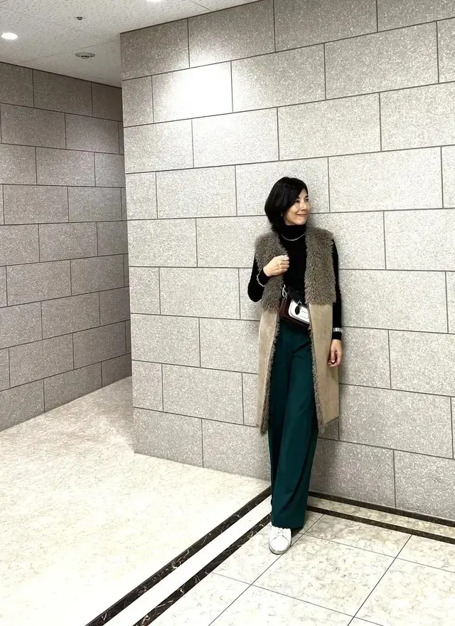 おしゃれな50代が着こなす「ユニクロ・GU」大人の秋コーデ