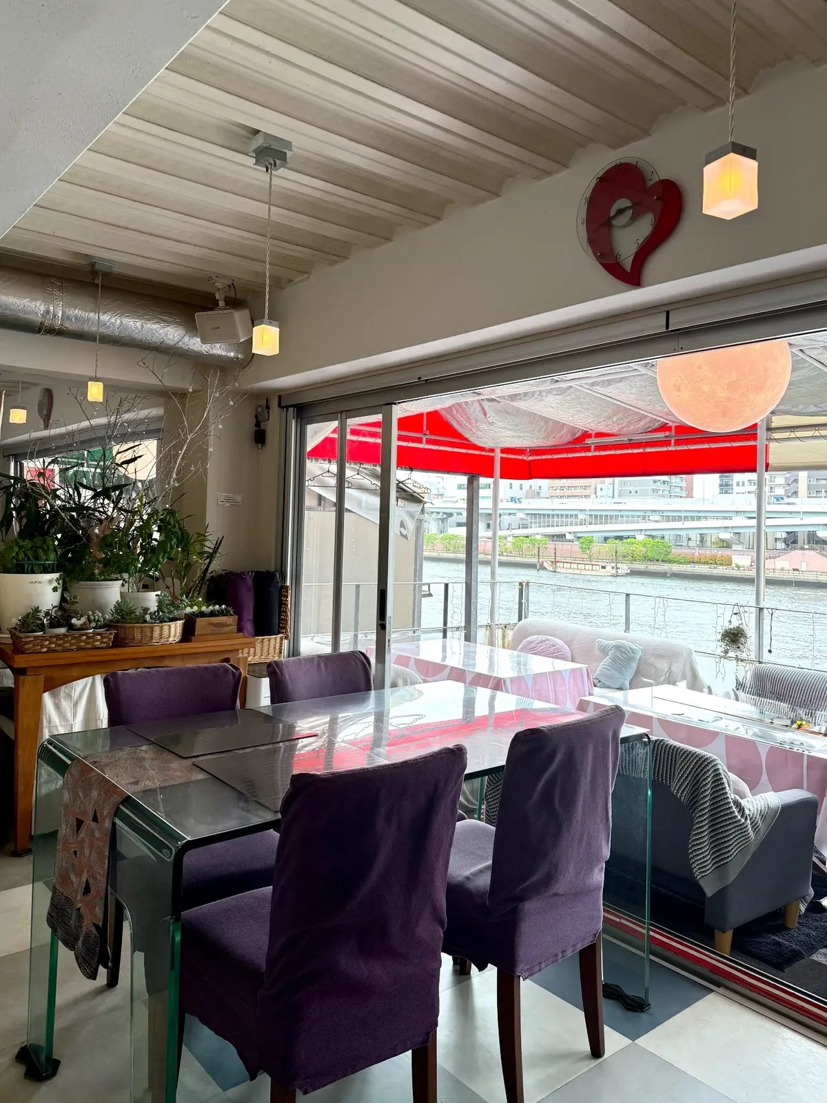 蔵前のイタリアンレストラン　クッチーナクラリオーネポッザ　店内写真