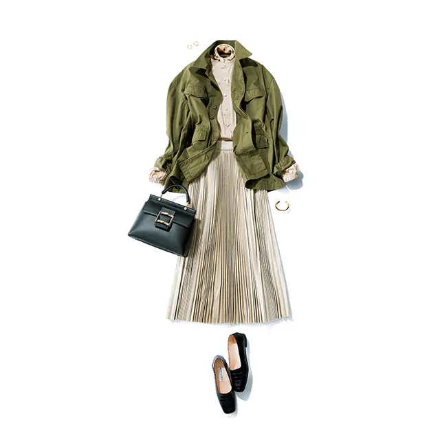 ツヤ感あるスカートと 甘辛バランスのいいアウター