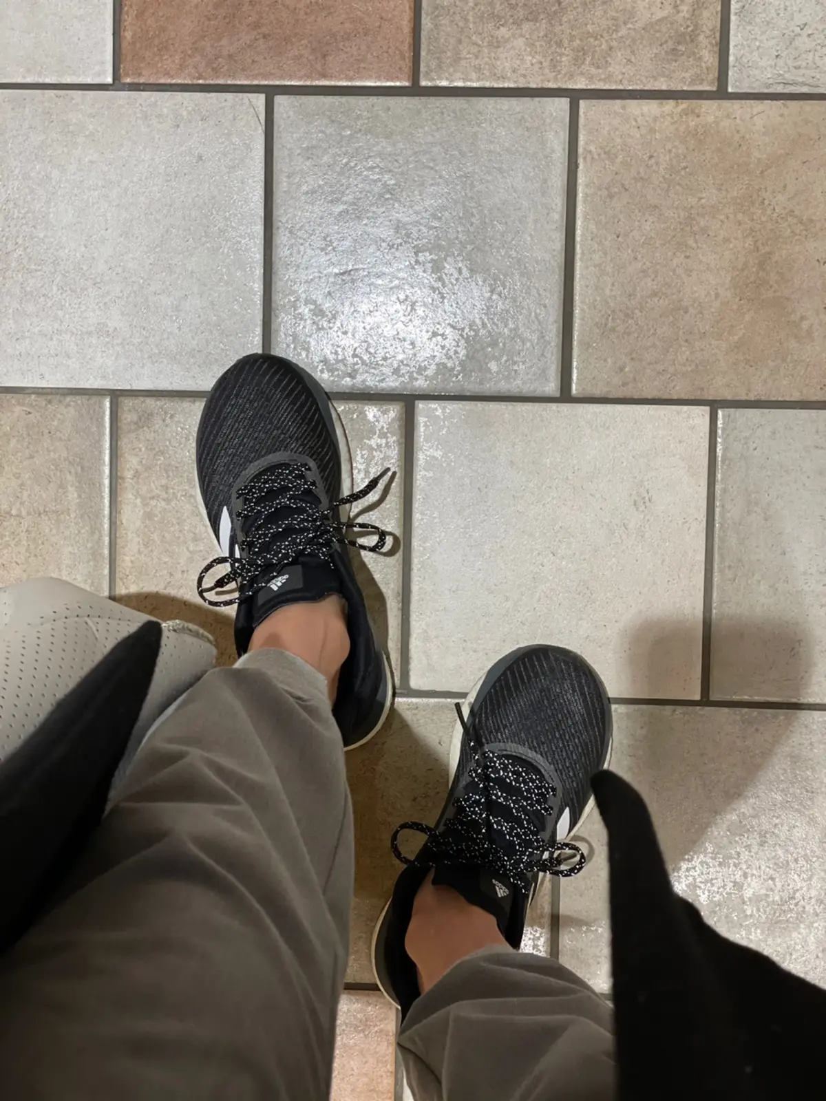 冬のスニーカーコーデの画像_3