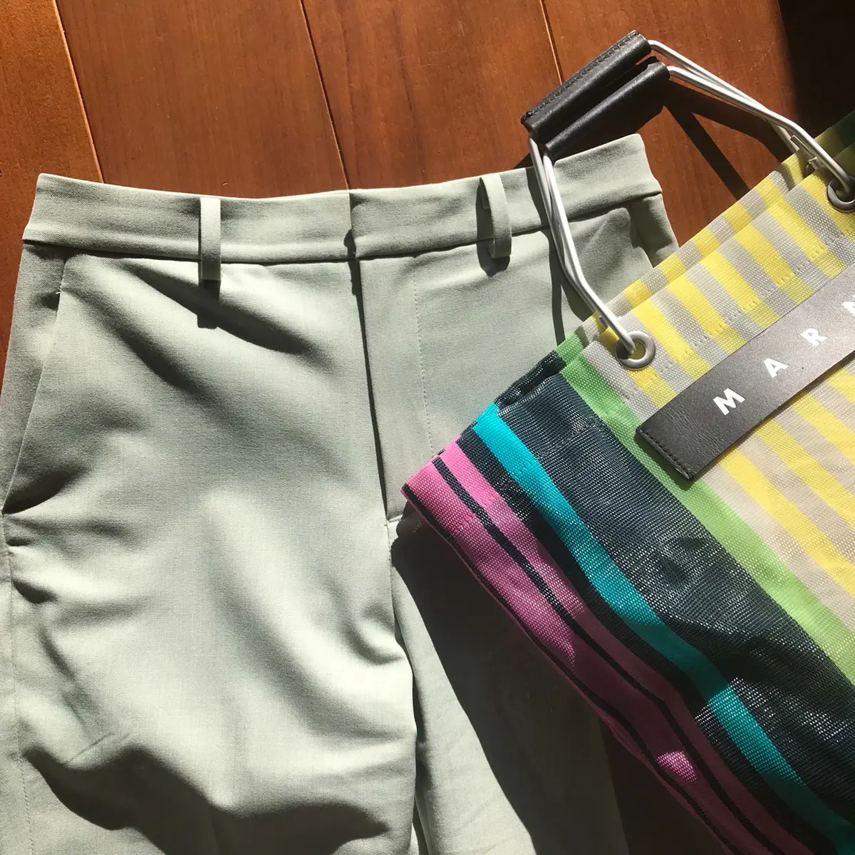 春を呼ぶミントグリーンのパンツの画像_1