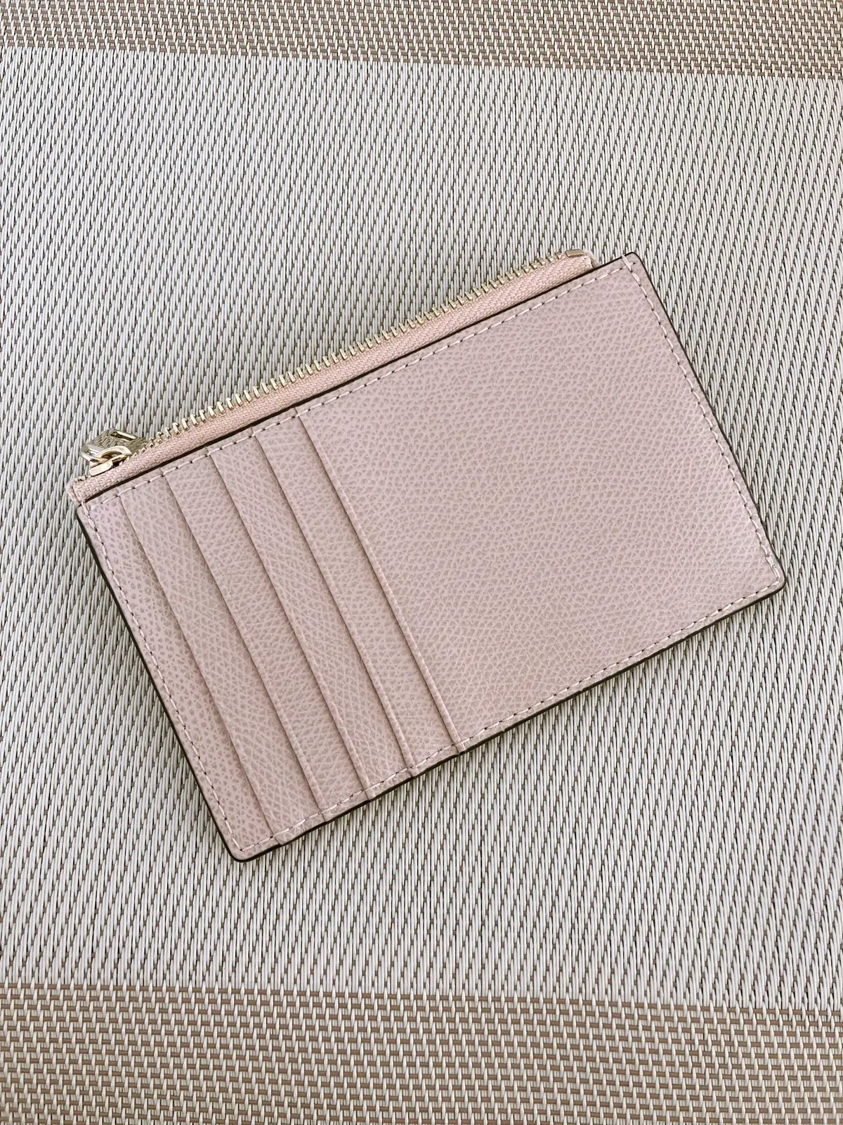 FURLA  フルラ　ミニ財布　小銭入れ　コインケース　高島屋　jマダム アラフィー　アラフィフ　名刺入れ　小銭入れ　ブランド財布　