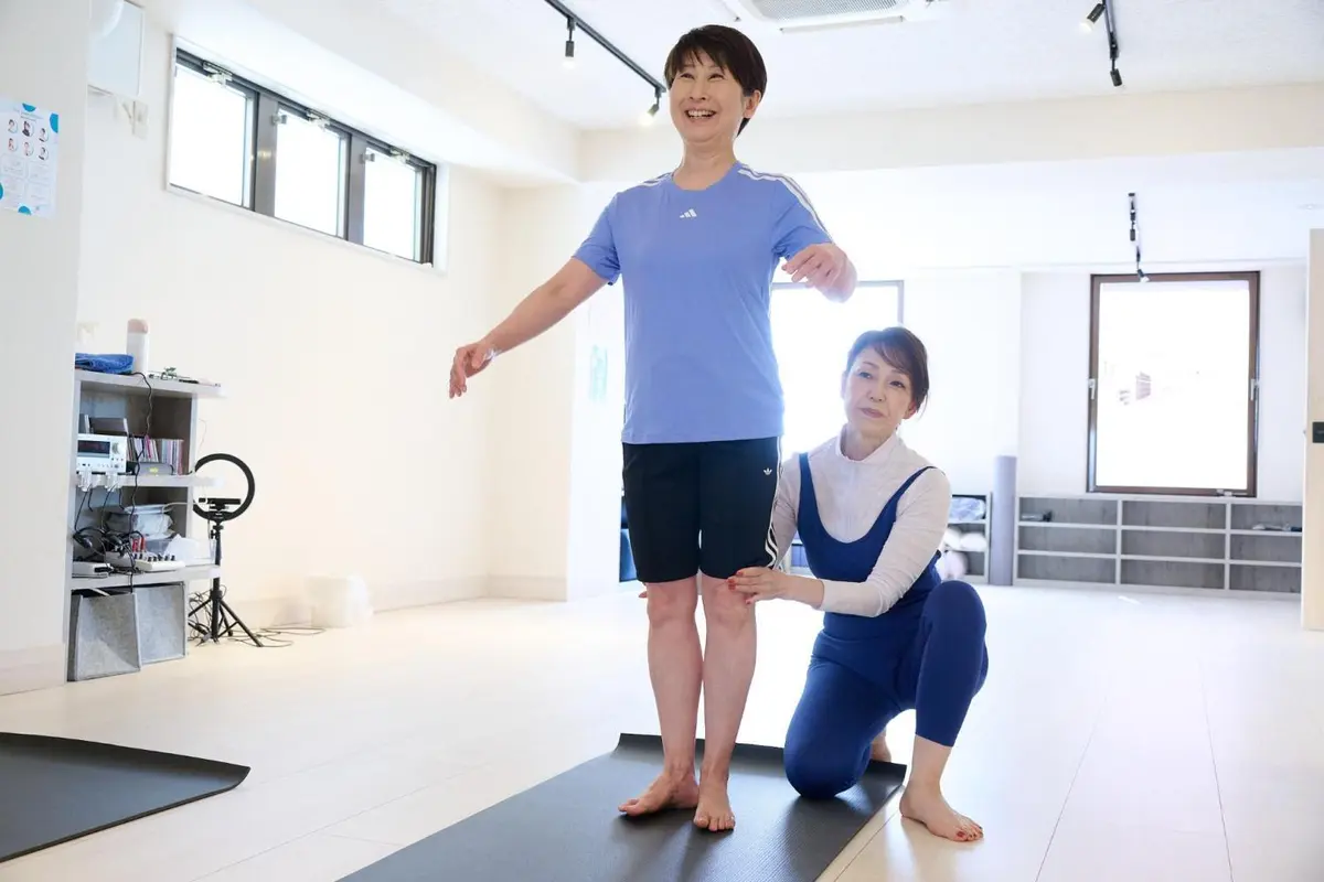 OurAge×Webエクラ　O脚は直せる！ というkyoさんのうれしい言葉に、安川さんもやる気になってきました。  