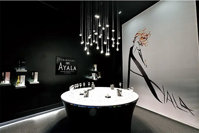 スタイリッシ ュな印象のメゾンの試飲