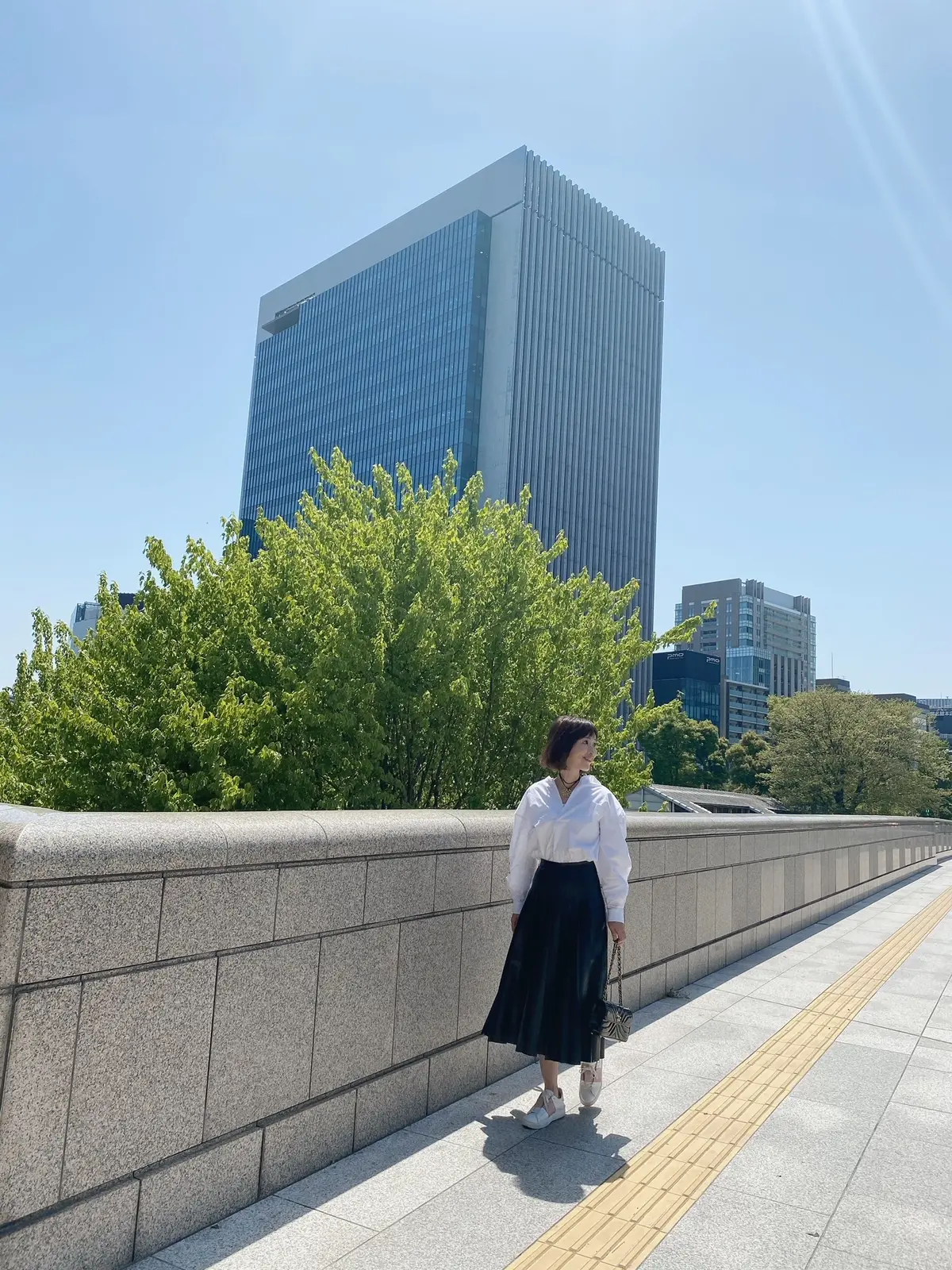 秋へつなぐ白シャツコーデ 2選 の画像_6