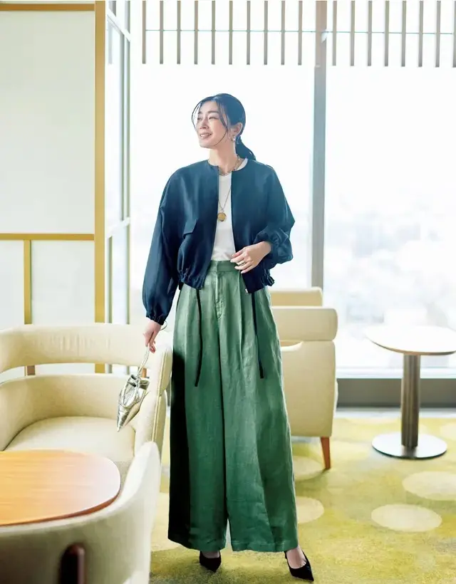 【極薄ブルゾンコーデ】ほんのり透け感のある黒のブルゾンで涼やかに