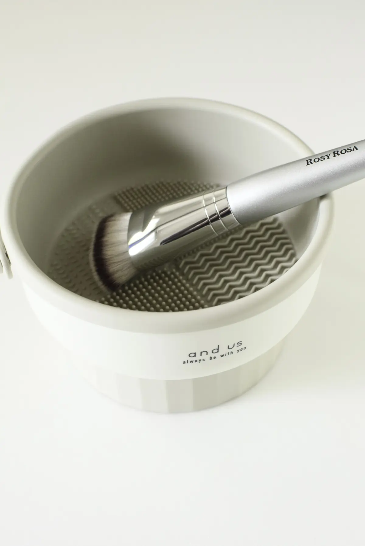 ブラシ使いでメイクをアップデート。ロージの画像_6