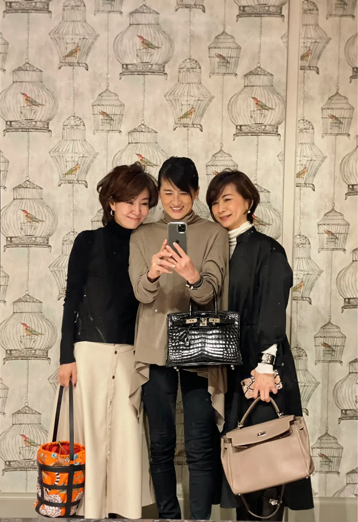 一枚でスタイルが決まるトップスの画像_4