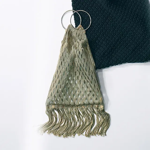 メッシュ素材のマーケットバッグ　￥16,000／ミュラー オブ ヨシオクボ