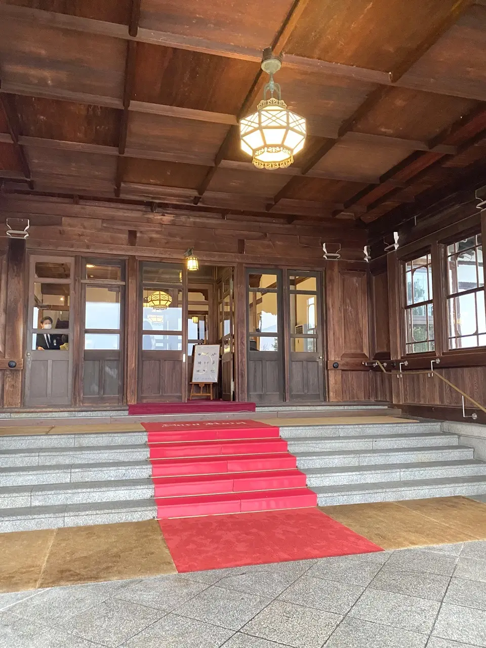 奈良ホテル玄関