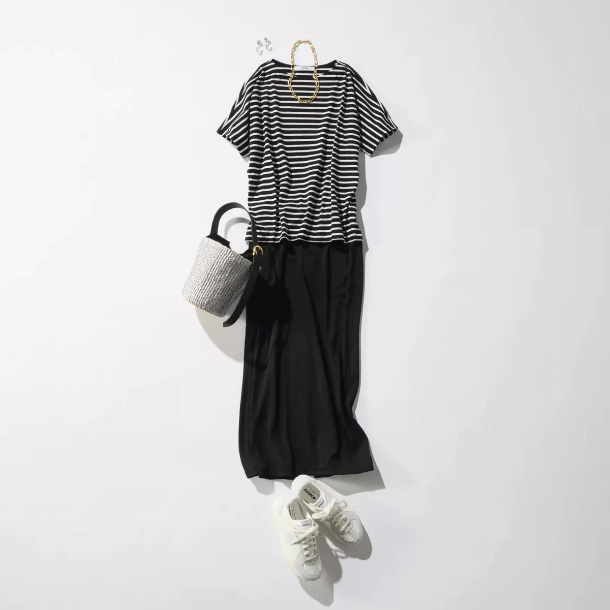 【残暑～秋・50代コーデ】黒ロングスカーの画像_4