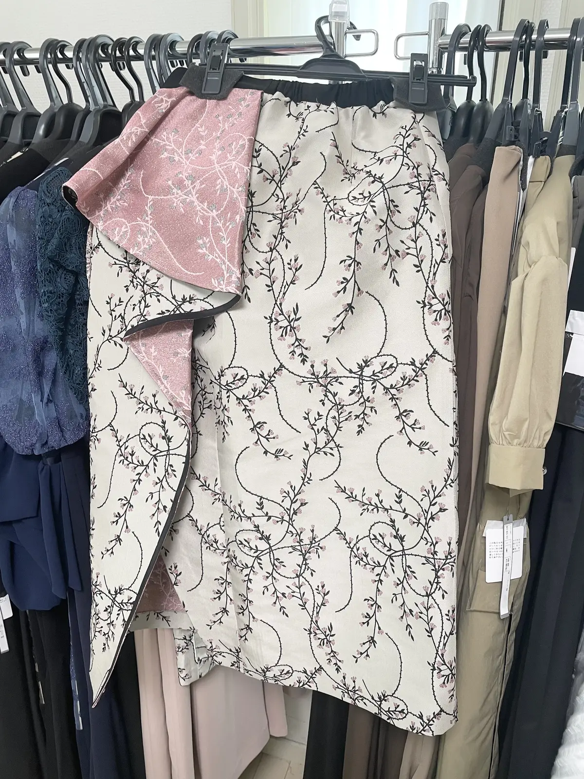 setaichiro、セタイチロウ、秋服、秋スカート、冬スカート、冬服、秋服、冬服ファッション、秋冬ファッション、秋ファッション、タイトスカート、スカート、セタイチロウ、アトリエ、試着、試着会、ブレス、プレスルーム、残暑