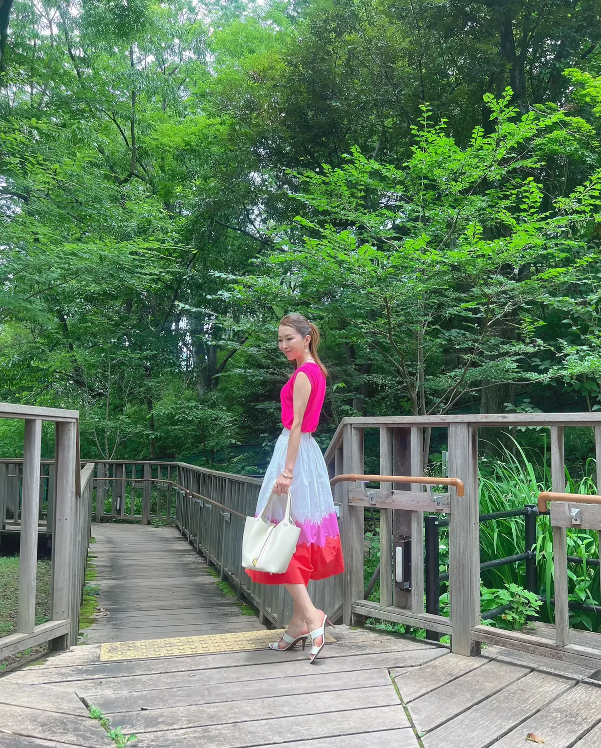 50代,40代「夏のカラーファッション」の画像_14