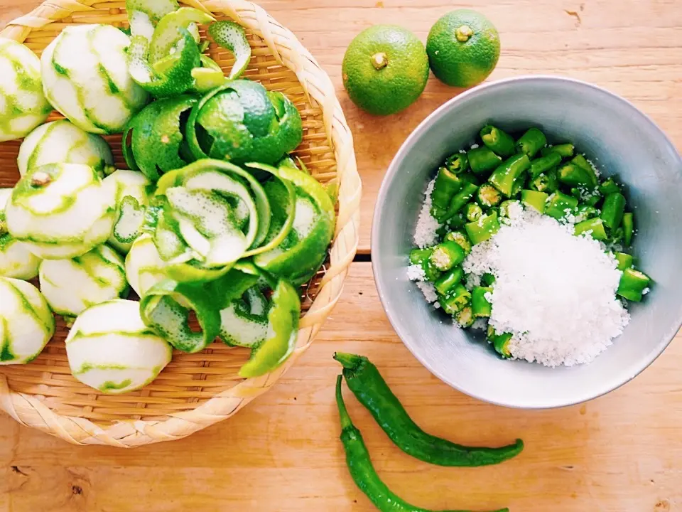 旬の手仕事、柚子胡椒づくりの季節！の画像_2