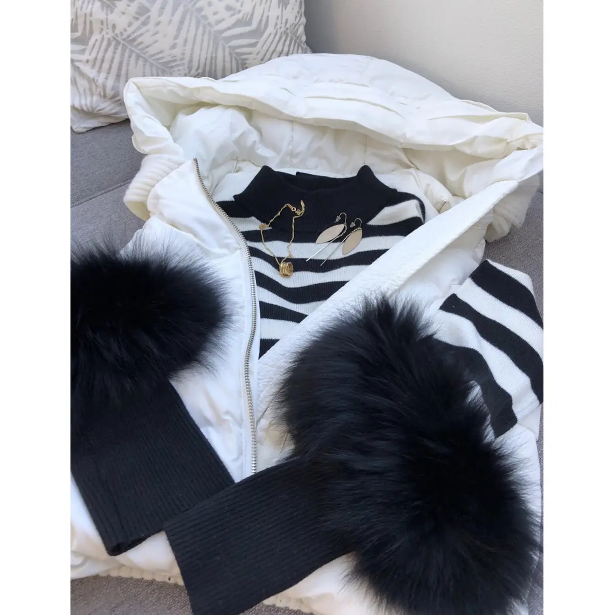 モノトーンコーデで愛犬と初詣の画像_3