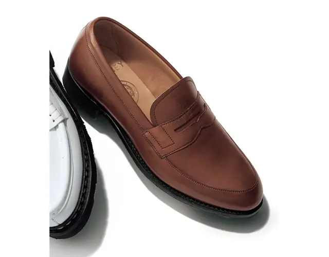 靴￥69,300／ブリティッシュメイド 青山本店（ジョセフ チーニー）