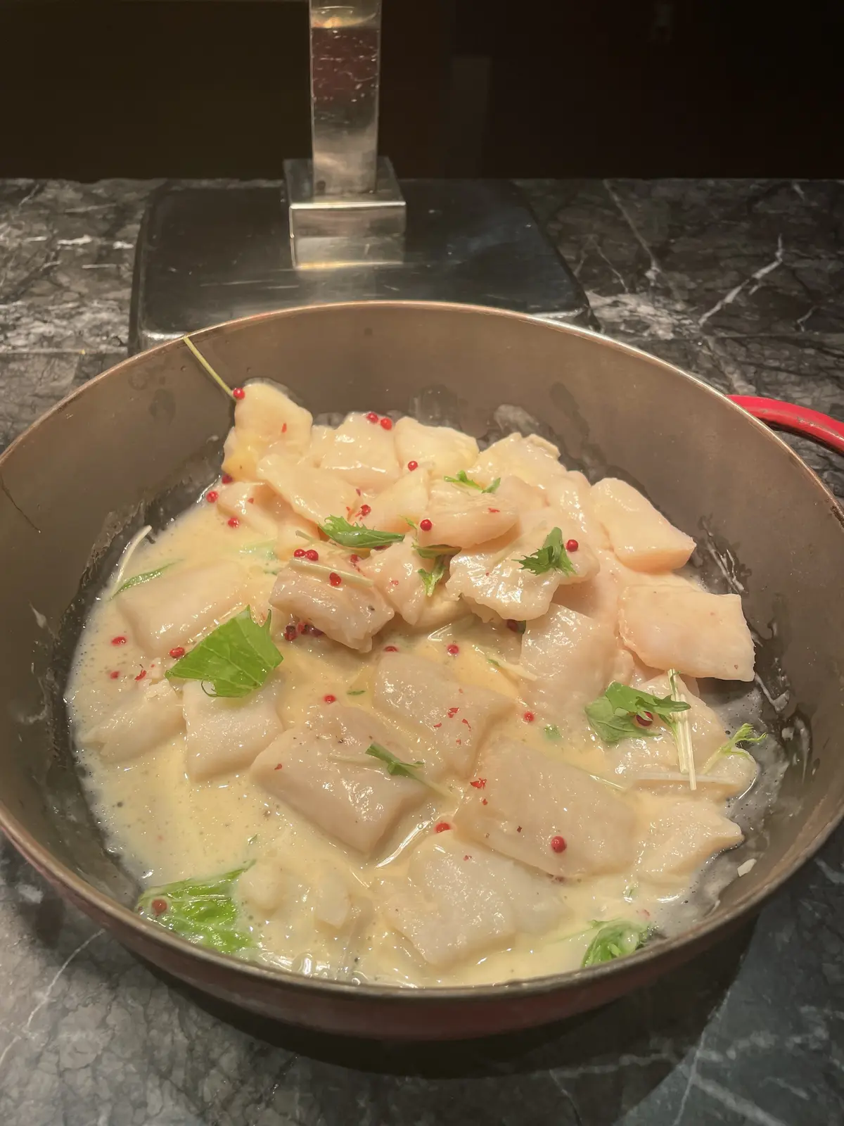 魔女と魔法使いの学校、ヒルトン、Hilton、ヒルトン東京、Hilton Tokyo、Hilton TOKYO、マーブルラウンジ、ヒルトン東京マーブルラウンジ、Marble Lounge、期間限定、秋のスイーツビュッフェ、スイーツ、ビュッフェ、スイーツビュッフェ、白身魚、白身魚のベイク、京風味噌、ブールブラン、セイボリー、お料理、