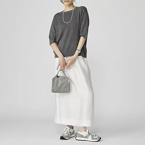 【50代のスニーカー】大人っぽいと話題！〈パトリック〉の名作をエクラ別注で上品見えにアップデート