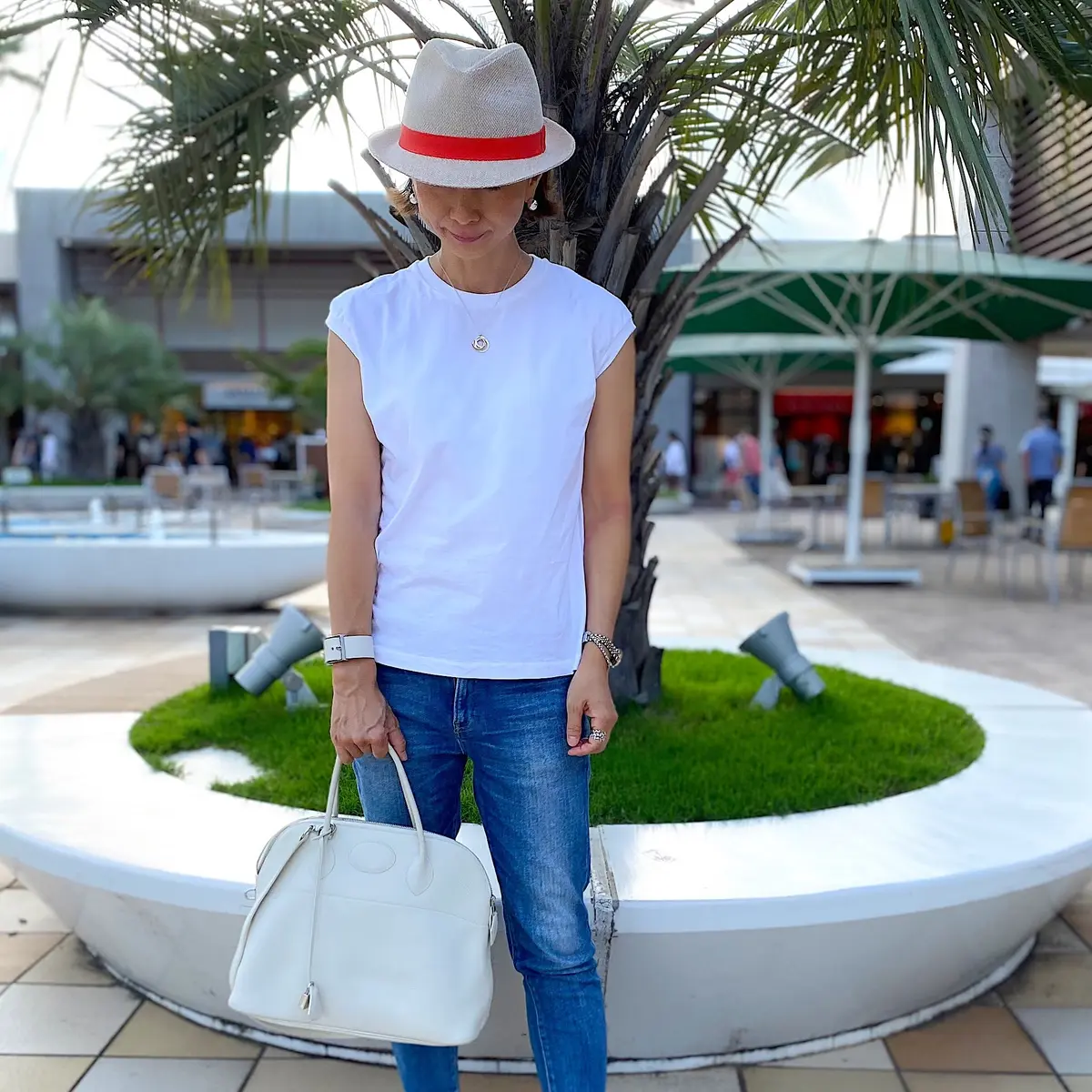 シンプルコーデは小物のチカラを借りての画像_2