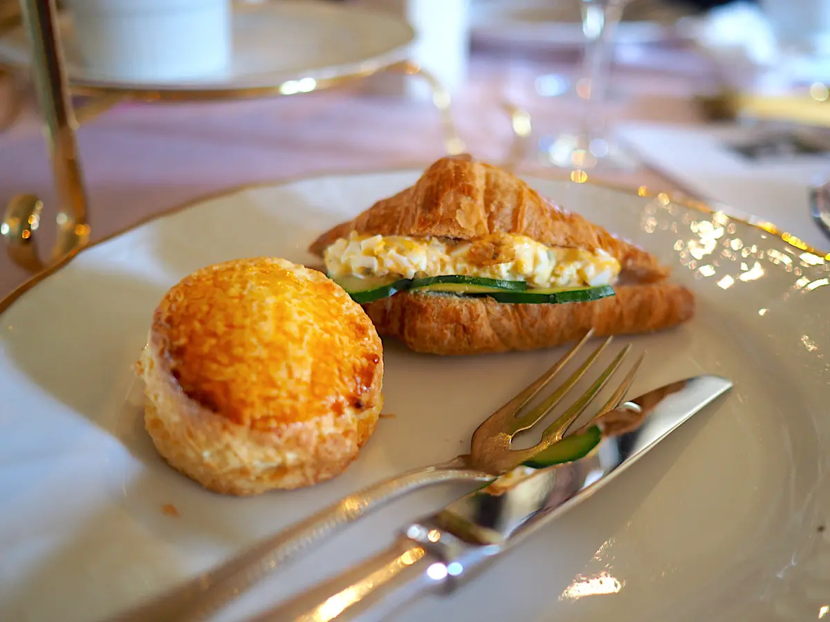 上下赤のZARAコーデで、BDay Afの画像_14