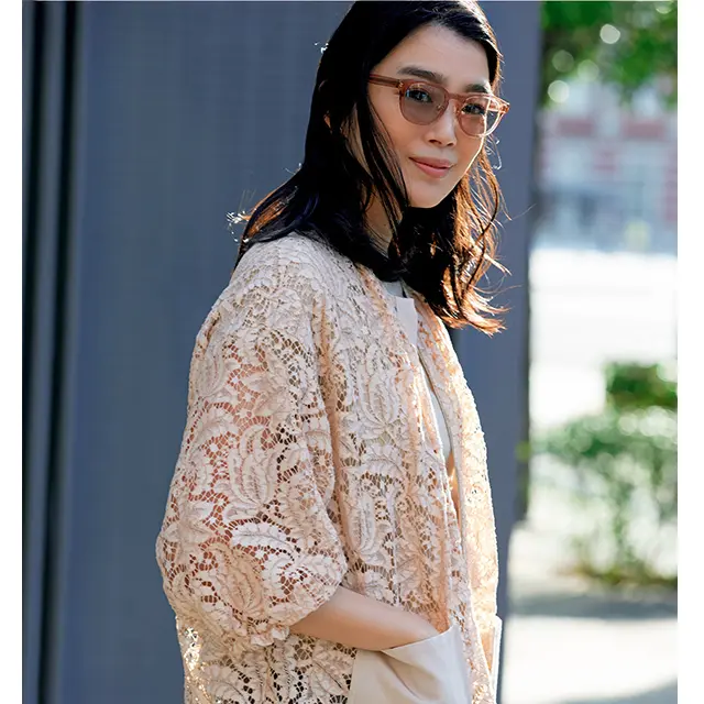 透明なクリアフレーム　サングラス