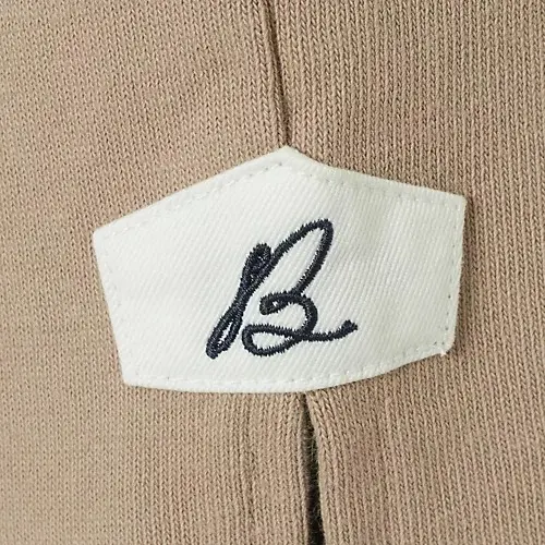 グレージュを別注！ 富岡佳子さんがまとうの画像_2