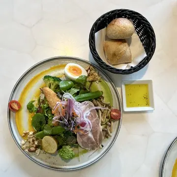 DRAWING HOUSE OF HIBIYAのサラダランチ