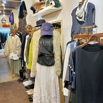 真ん中のバニラカラーのスカートは私の元へ♪