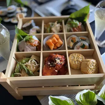 吉府真海　韓国料理盛り合わせ