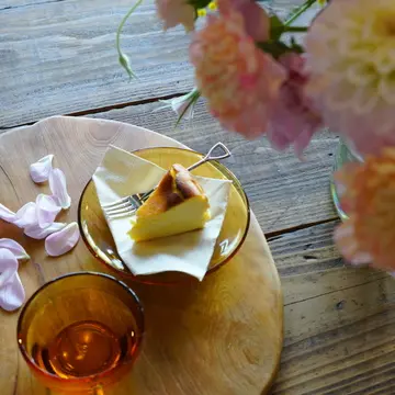 チーズケーキ、ハーブティー