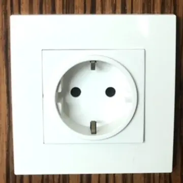 インドネシアのコンセント差込口