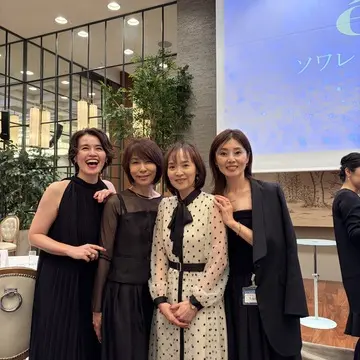 華組の水口宜子さんと梁瀬理砂さん