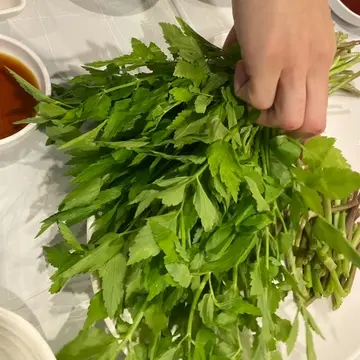 バサバサと大量のセリが出てきました！