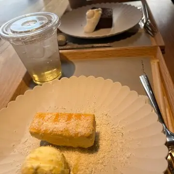 SAKEチーズ酒粕チーズケーキとバニラアイス