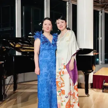 大阪　演奏会　オペラ　クラシック　帝国ホテル　ラウンジ　夜景　朝焼け　景色　旅行　演奏会　道頓堀　お好み焼き　とんてき　明石焼き　串カツ　大阪観光　TADASHI SHOJI　着物　ドレス