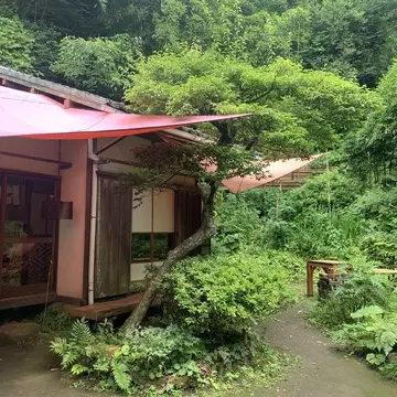 Isayah TIME AND SPACE外観