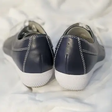 可愛らしい丸みを帯びたバックスタイル