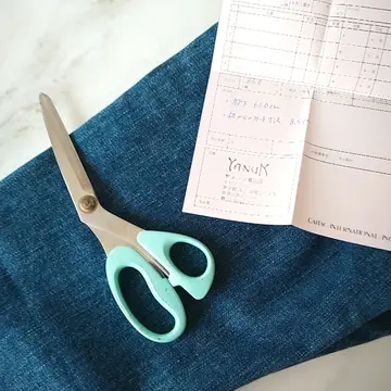 ヤヌークのデニムRUTHをカット