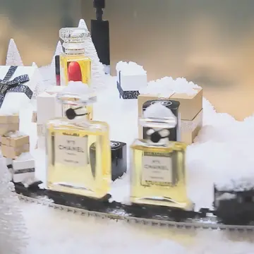 CHANEL WONDERLAND、シャネルワンダーランド、シャネルホリデー2023、神宮前、ポップアップ、40代ファッション、ZARA、ザラ